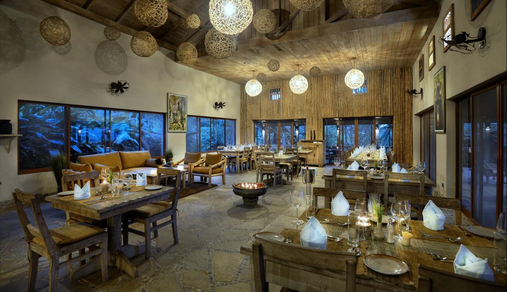 Barahi Jungle Lodge Meghauli Buitenkant foto