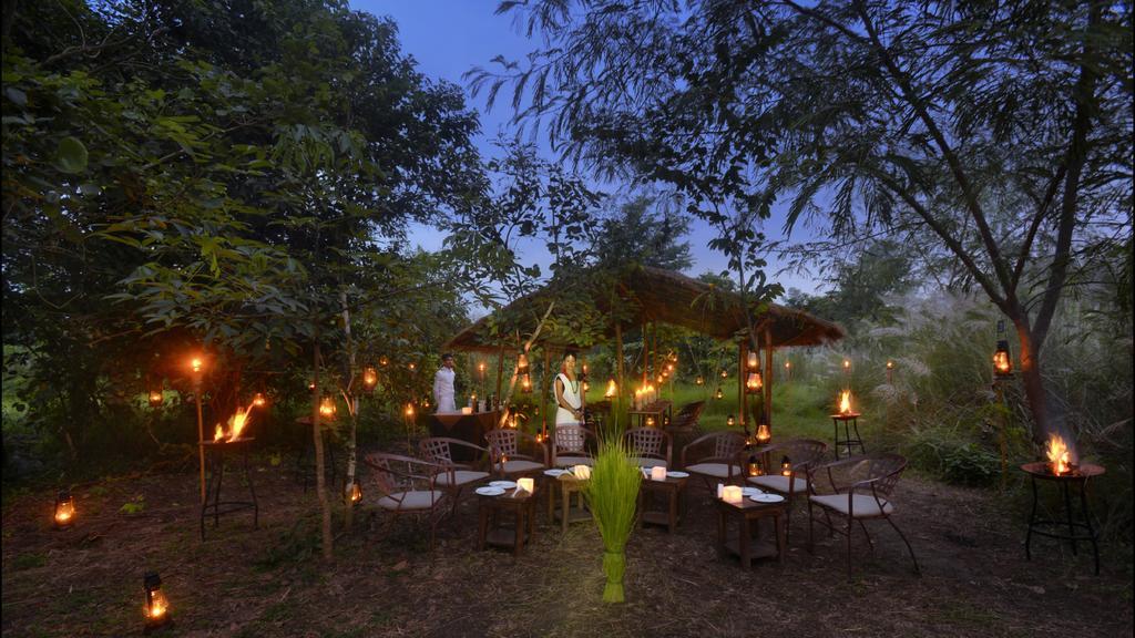 Barahi Jungle Lodge Meghauli Buitenkant foto