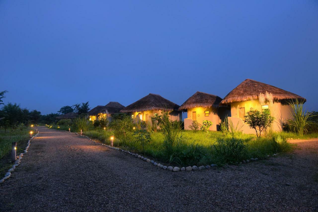 Barahi Jungle Lodge Meghauli Buitenkant foto