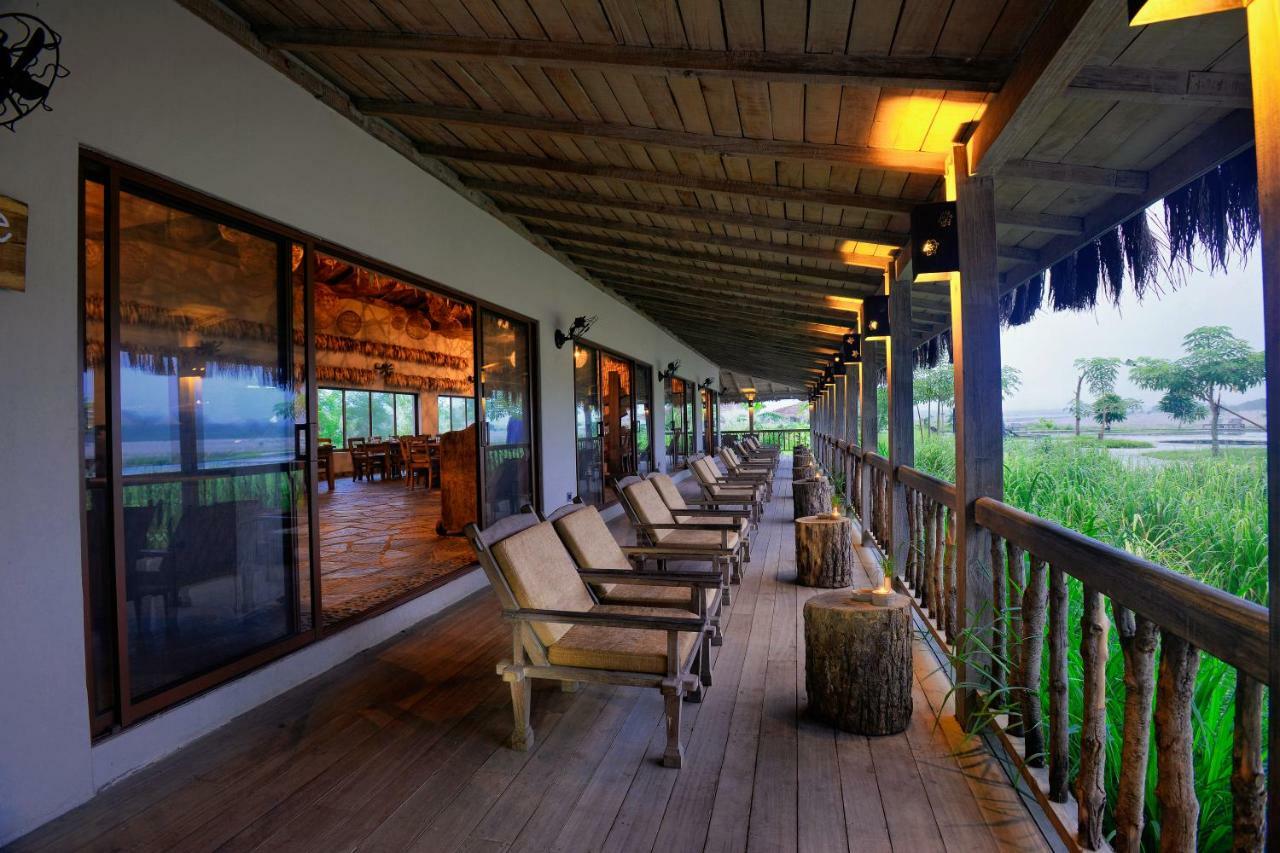 Barahi Jungle Lodge Meghauli Buitenkant foto