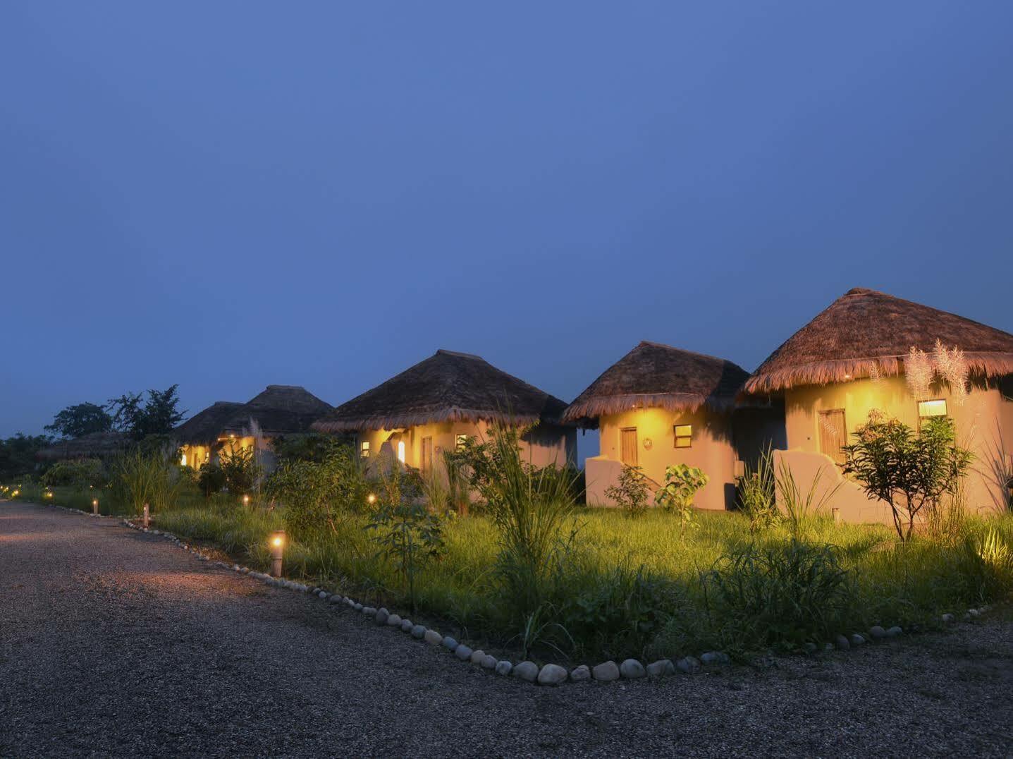 Barahi Jungle Lodge Meghauli Buitenkant foto