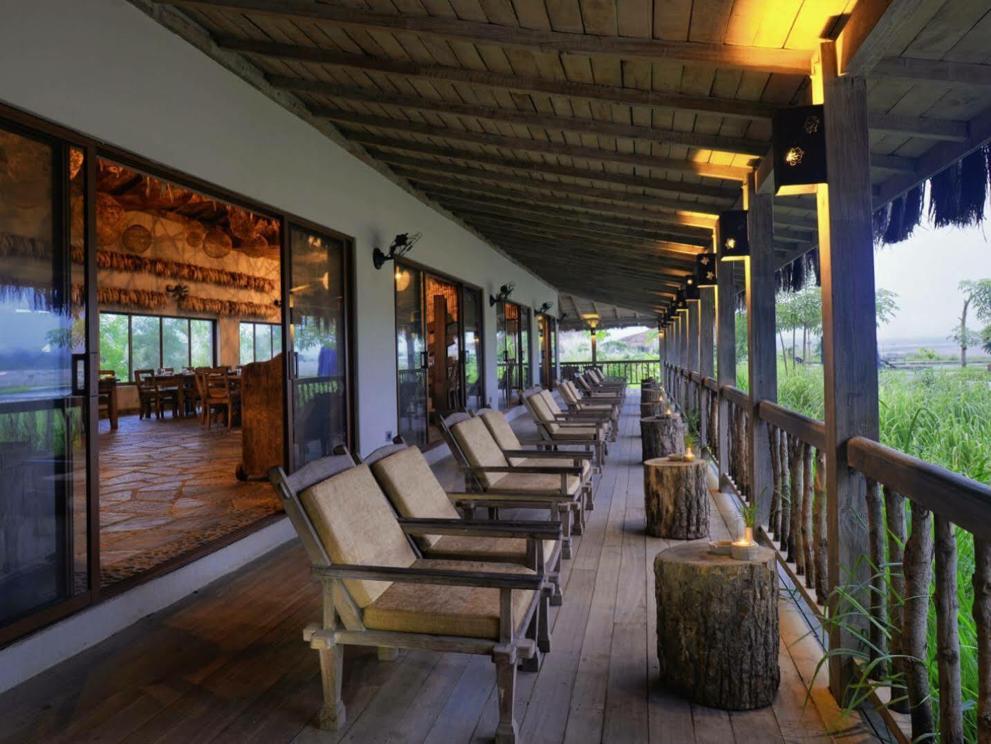 Barahi Jungle Lodge Meghauli Buitenkant foto